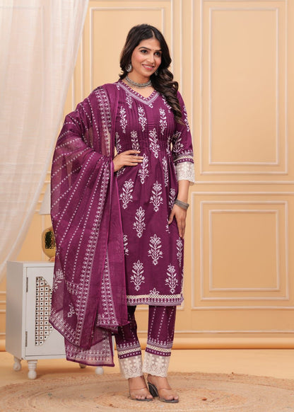 Featuring a chic pleated top with V- neck design and lace detailing, (DKGH87)