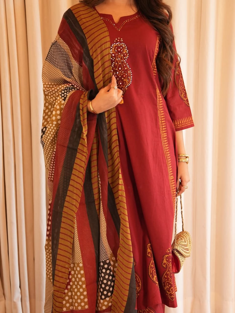 We are here to spread some magic to your ethnic Heavy Cotton (DKGH95)