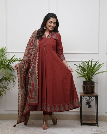 New anarkali kurta set with new style... parrten (DKGH98)
