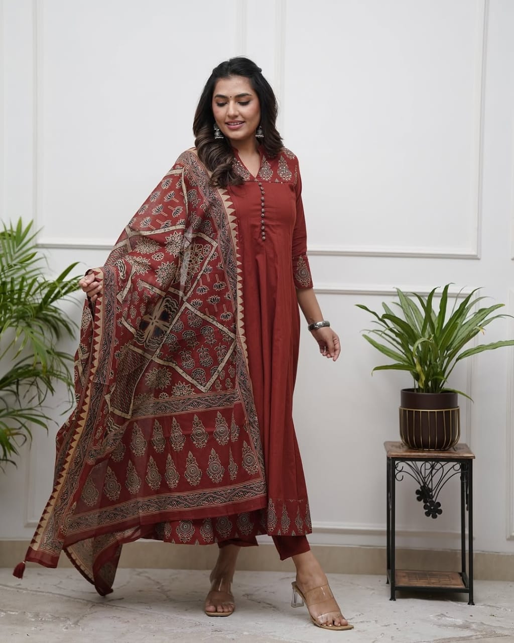 New anarkali kurta set with new style... parrten (DKGH98)