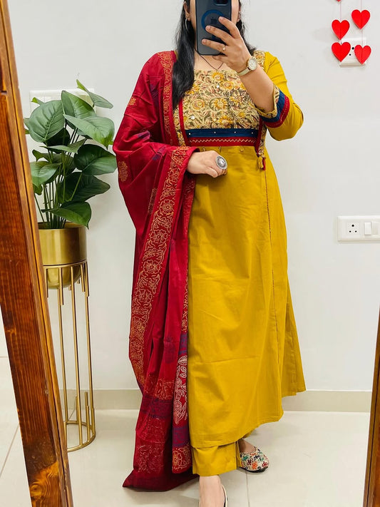 heavy yog work and sika work Kurti with Pant with cotton 100-100 Dupatta(DKGH104)
