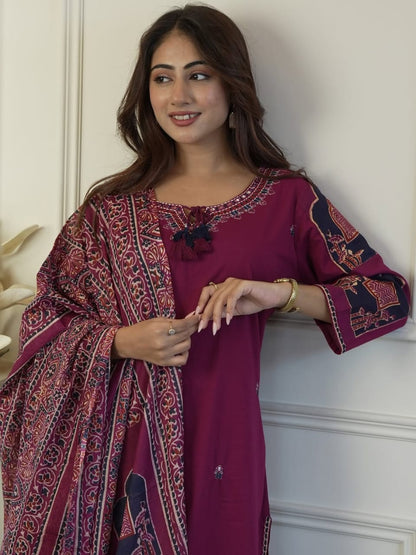 We are here to spread some magic to your ethnic Heavy Cotton(DKGH105)