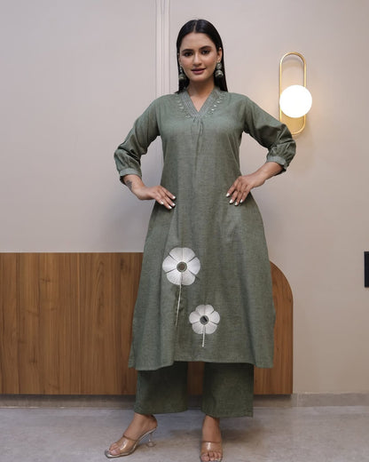 full embroidery 🌺 front with katha detailing pocket -one side pocket in kurta•(DKGH44)