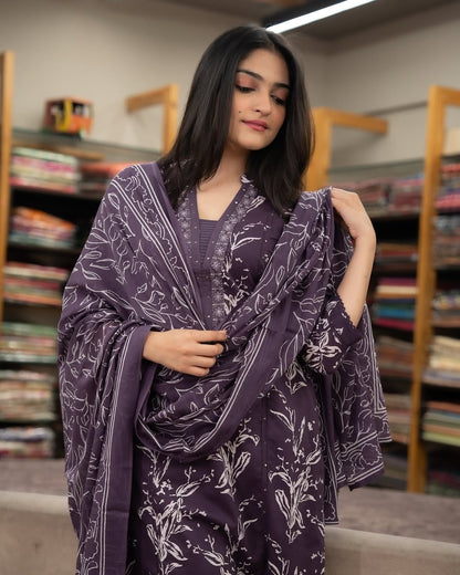 Pure fine Riyon fabric with embrioday naira cut Kurti with Pant(DKGH107)