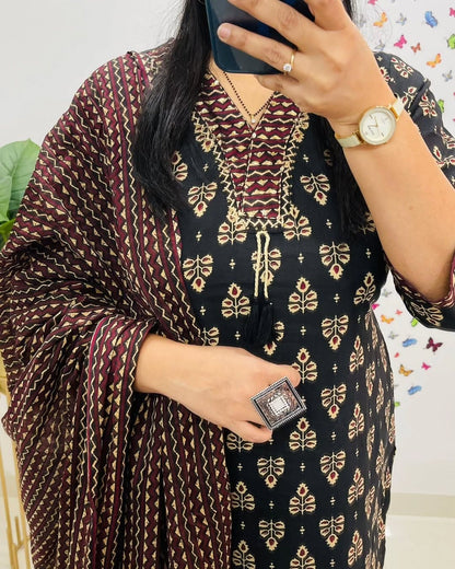 Pure fine Riyon fabric with embrioday naira cut Kurti with Pant(DKGH109)