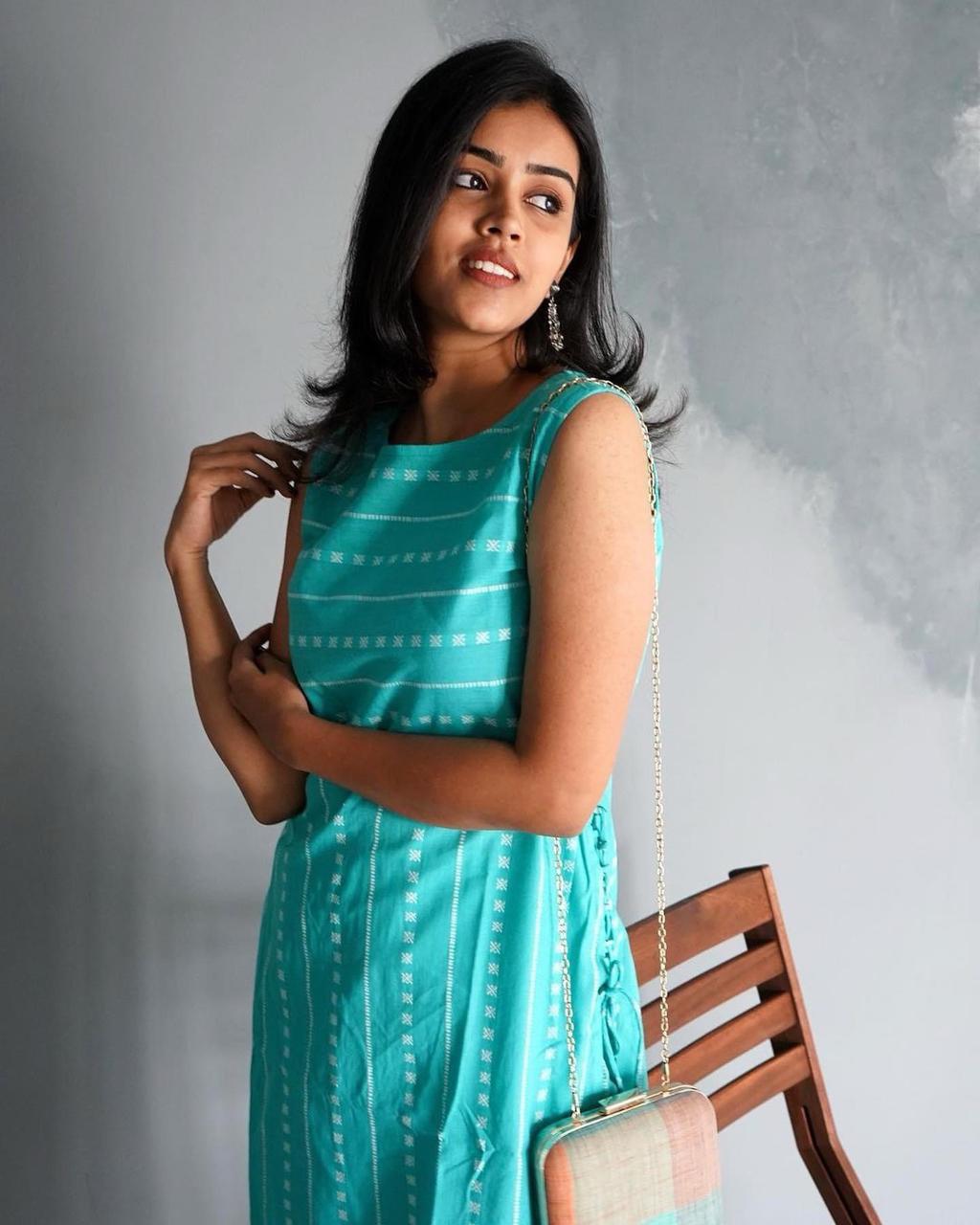 New Sleev Less Kurti Pent Set (DKGH46)