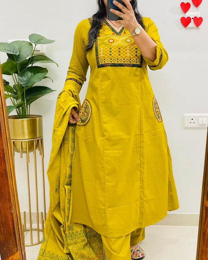 KURTA PENT WITH DUPATTA SUIT SET (LK08)